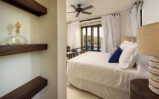 Las Catalinas Collection