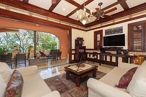 Las Catalinas Collection