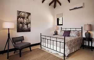 Las Catalinas Collection