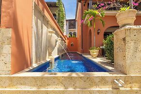 Las Catalinas Collection