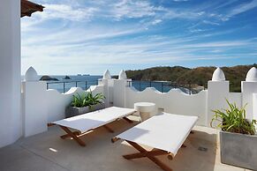Las Catalinas Collection