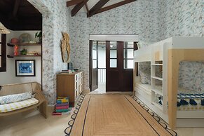 Las Catalinas Collection