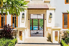 Las Catalinas Collection
