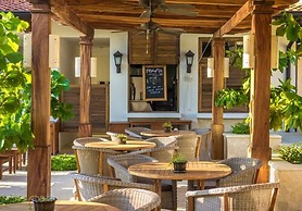 Las Catalinas Collection