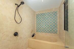 Las Catalinas Collection