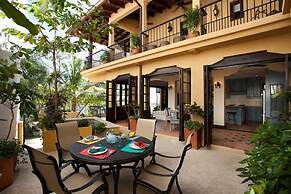 Las Catalinas Collection