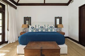 Las Catalinas Collection
