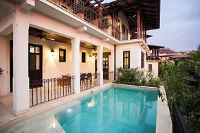 Las Catalinas Collection