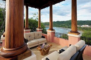 Las Catalinas Collection