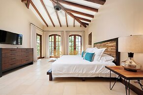 Las Catalinas Collection