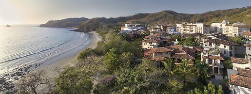 Las Catalinas Collection