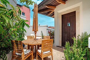 Las Catalinas Collection