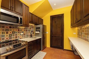 Las Catalinas Collection