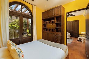 Las Catalinas Collection