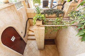 Las Catalinas Collection