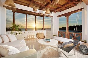 Las Catalinas Collection
