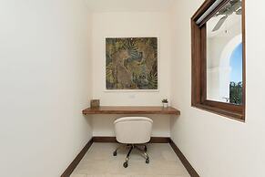 Las Catalinas Collection
