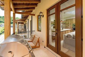 Las Catalinas Collection