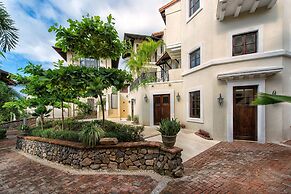Las Catalinas Collection