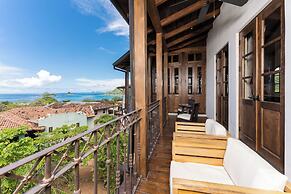 Las Catalinas Collection