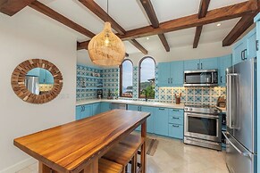 Las Catalinas Collection