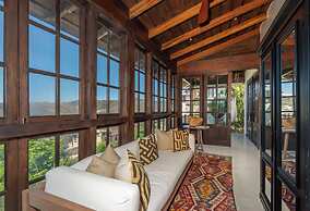 Las Catalinas Collection