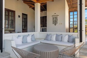 Las Catalinas Collection