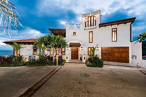 Las Catalinas Collection