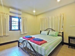 Krisada Beach Resort