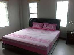 Krisada Beach Resort