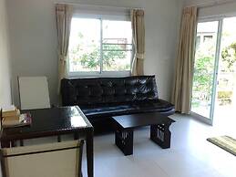 Krisada Beach Resort