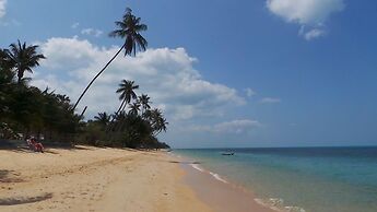 Krisada Beach Resort