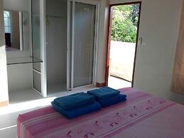 Krisada Beach Resort