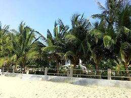 Krisada Beach Resort