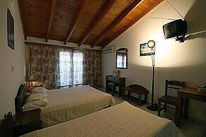 Malvasia Corner Studios