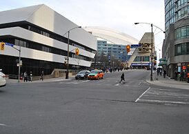 Livingsuites Toronto - 20 Blue Jays Way