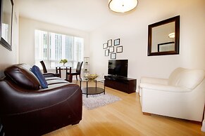 Livingsuites Toronto - 20 Blue Jays Way