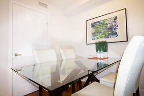 Livingsuites Toronto - 20 Blue Jays Way