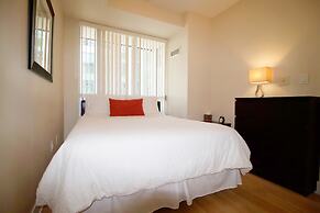 Livingsuites Toronto - 20 Blue Jays Way