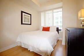 Livingsuites Toronto - 20 Blue Jays Way