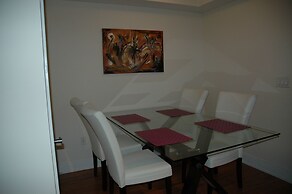 Livingsuites Toronto - 20 Blue Jays Way