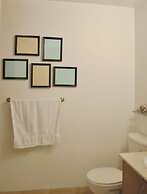 Livingsuites Toronto - 20 Blue Jays Way