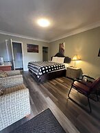 Tulip Motel