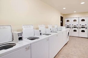 WoodSpring Suites Virginia Beach