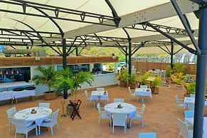 Le Domaine Anse Marcel Beach Resort
