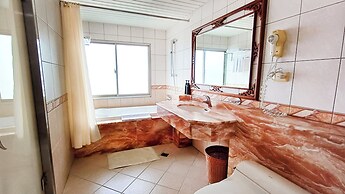 King's Paradise Hotel