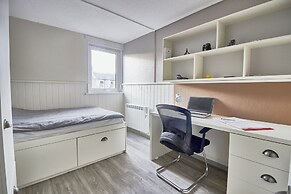Destiny Student Meadow Court - Campus Accommodation
