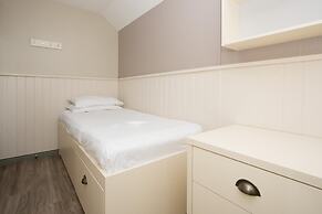 Destiny Student Meadow Court - Campus Accommodation