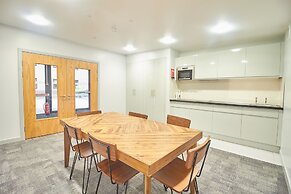 Destiny Student Meadow Court - Campus Accommodation