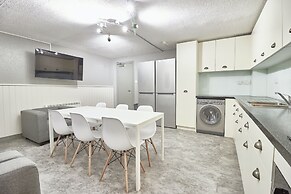 Destiny Student Meadow Court - Campus Accommodation